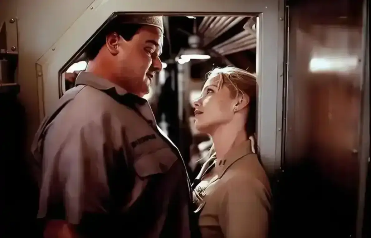 军舰女兵(法国)电影完整版在线播放_法国军舰女兵题材电影高清中字_无广告流畅观看体验_支持多平台下载收藏