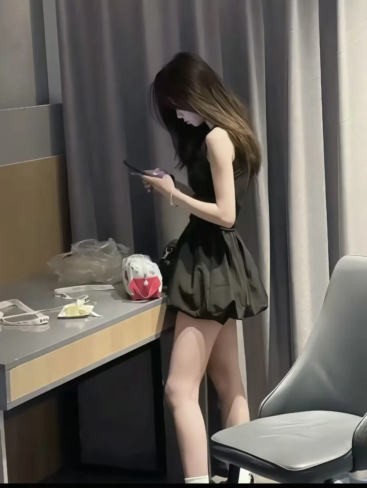 《11分43秒大四学姐穿搭》-资源截图