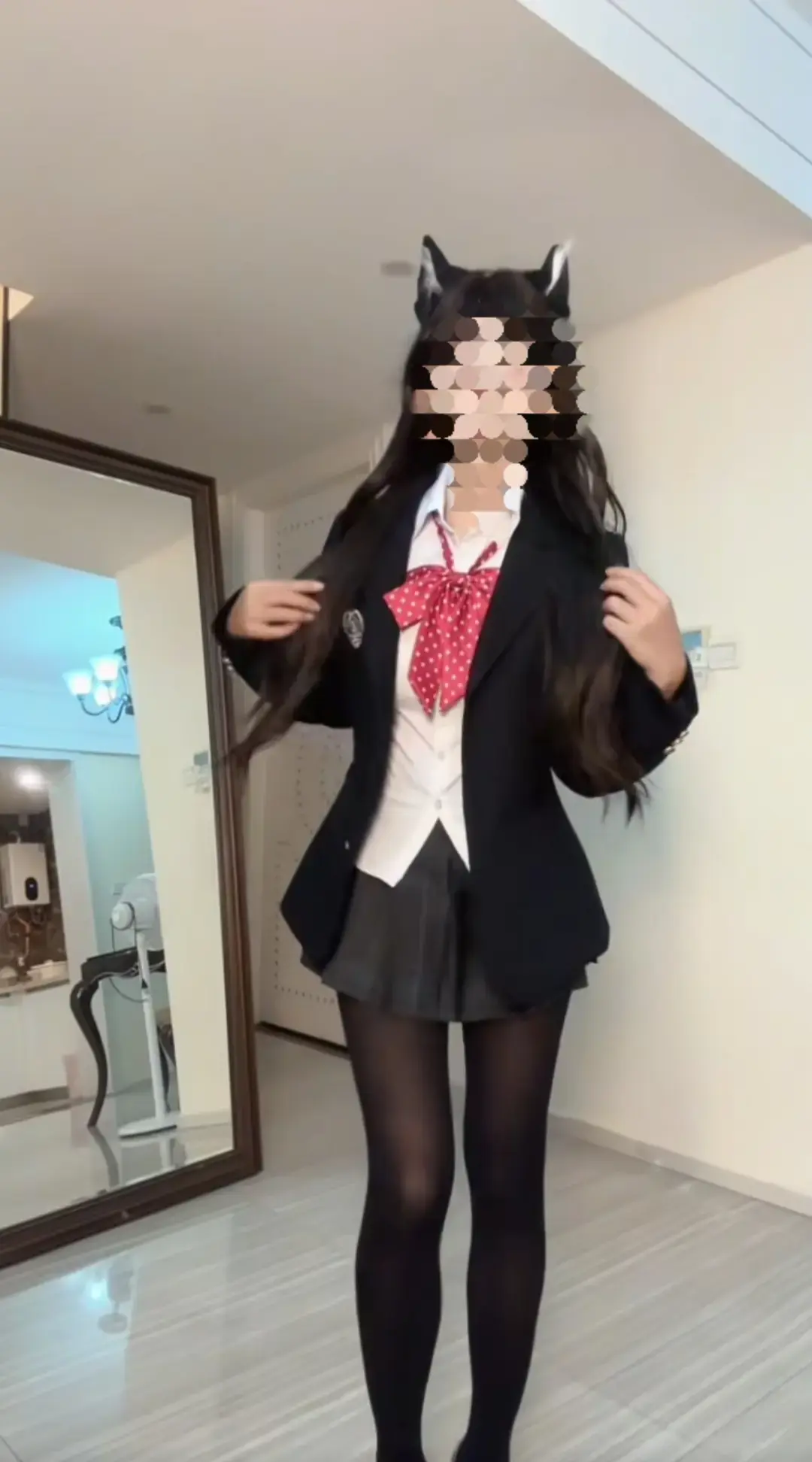 《女王妹妹以一敌三1V3对战》-资源截图